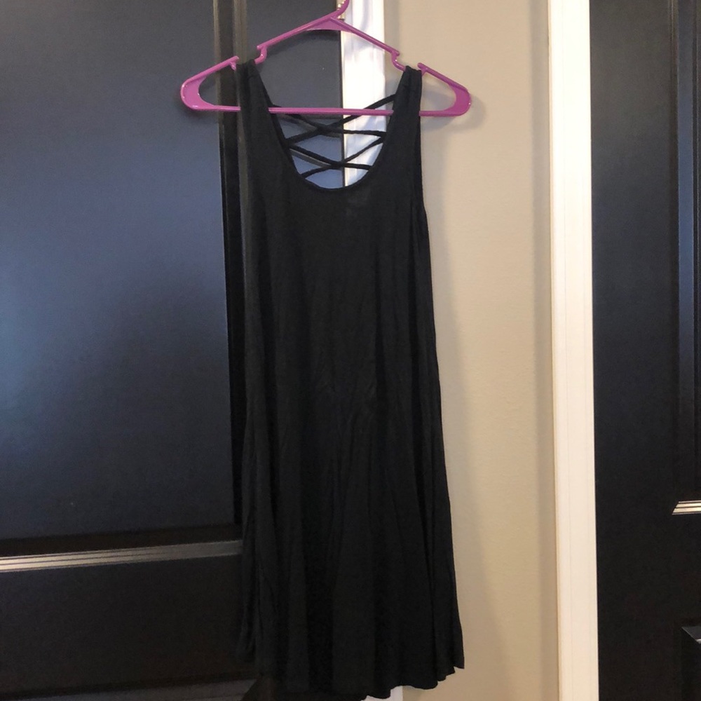 Black sleeveless dress